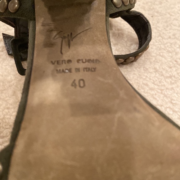 Giuseppe ZANOTTI Military army green ankle strap Gold STUDDED heels shoes - Picture 5 of 9